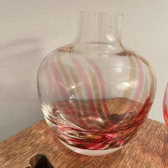 Elegant Red and Clear Glass Vase Set - Picture 3 of 3